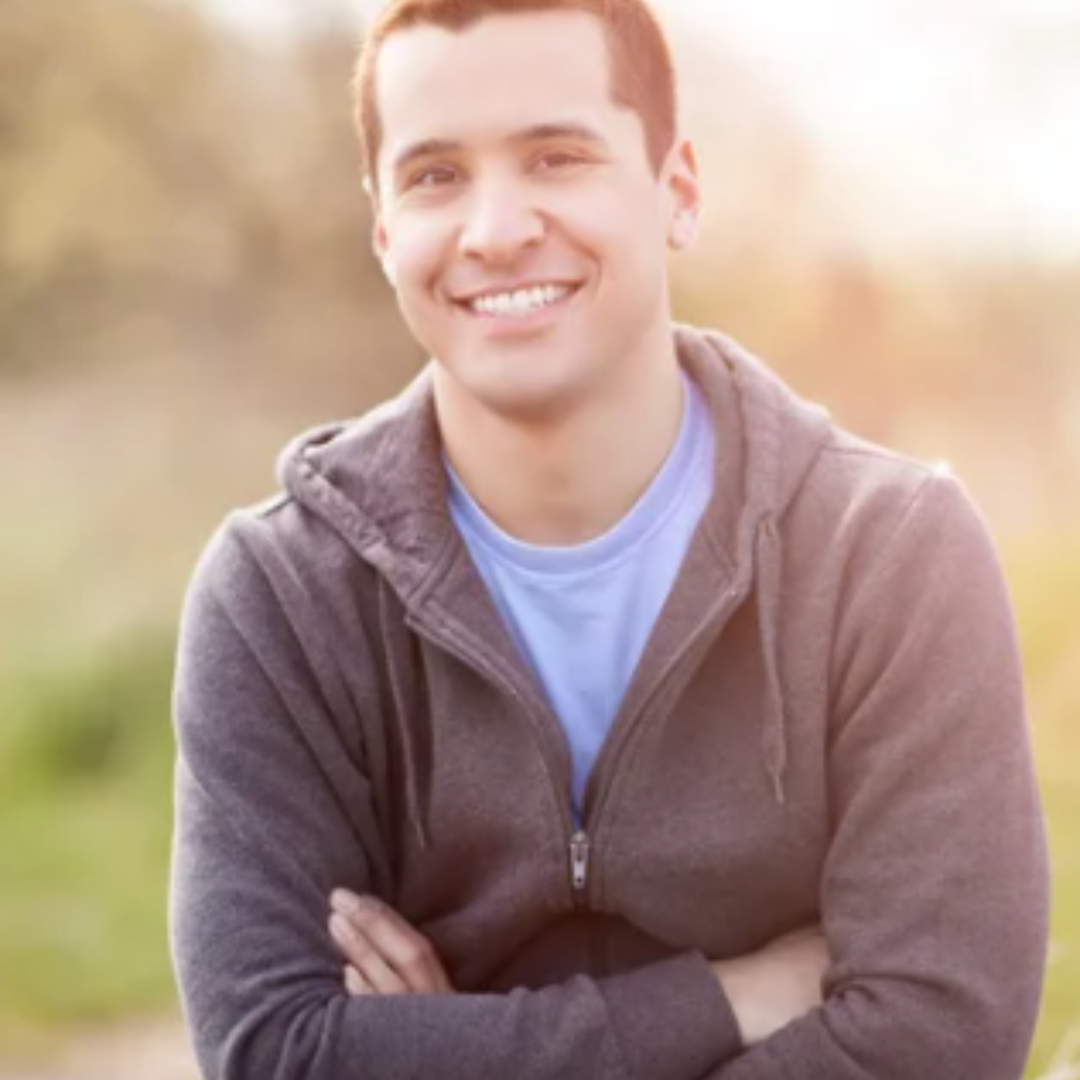 <em><strong>Lukas R. </strong></em>